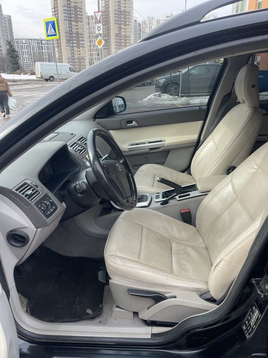 Volvo v50 1.6d 2010 рестайл
