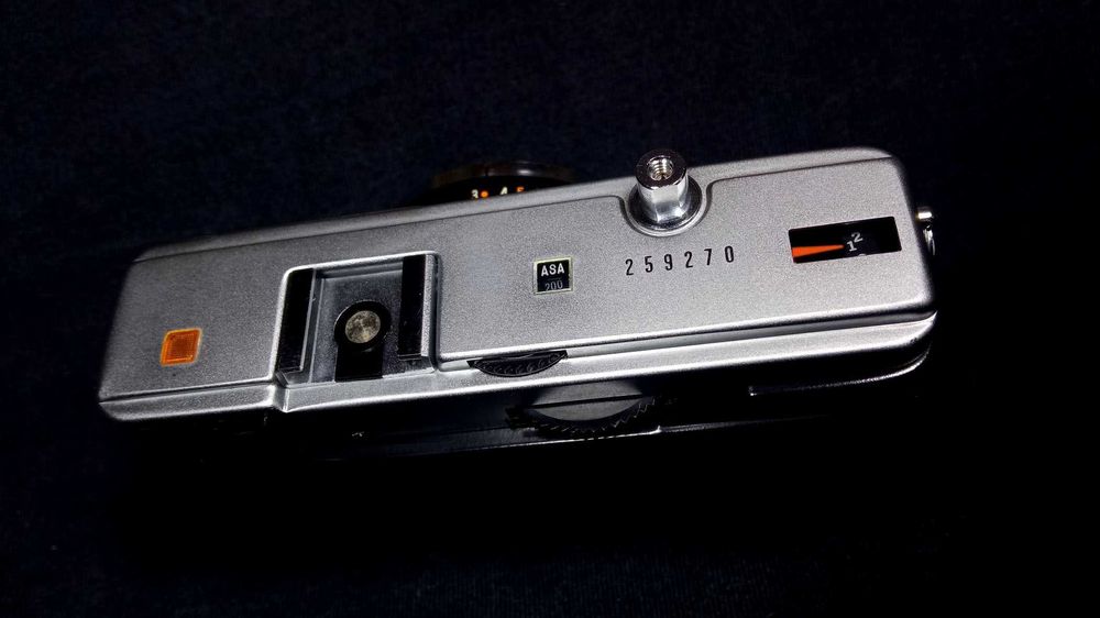 Olympus-35 EC E.Zuiko 42mm 2.8