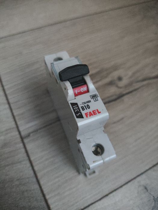 Wyłącznik nadprądowy Fael B10 S301
