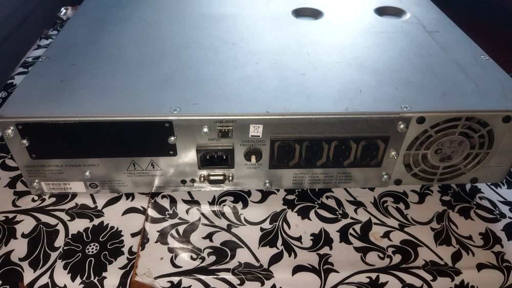 APS Безперебійник Smart UPS 1500 (sua1500rm12u)
