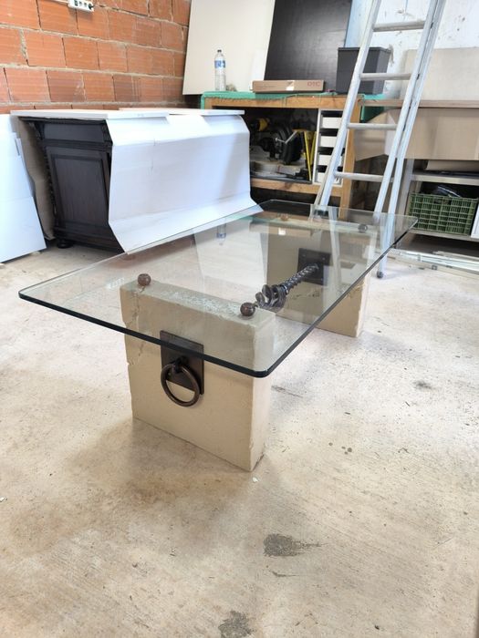 Mesa de centro em pedra
