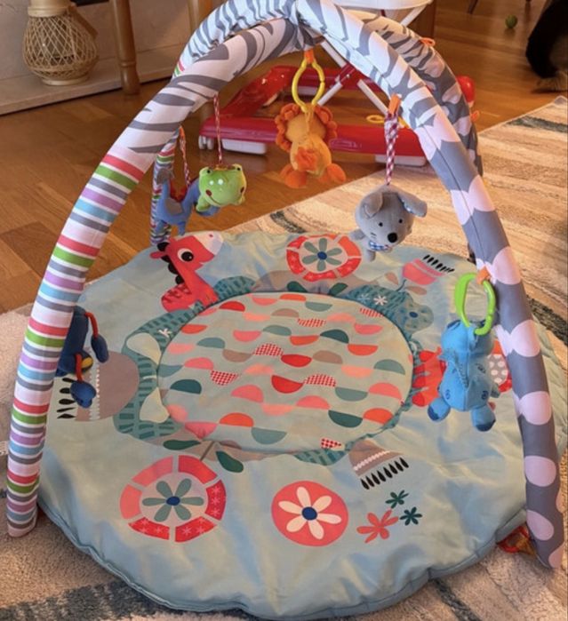 Tapete de Atividades para Bebé com Arco e Brinquedos