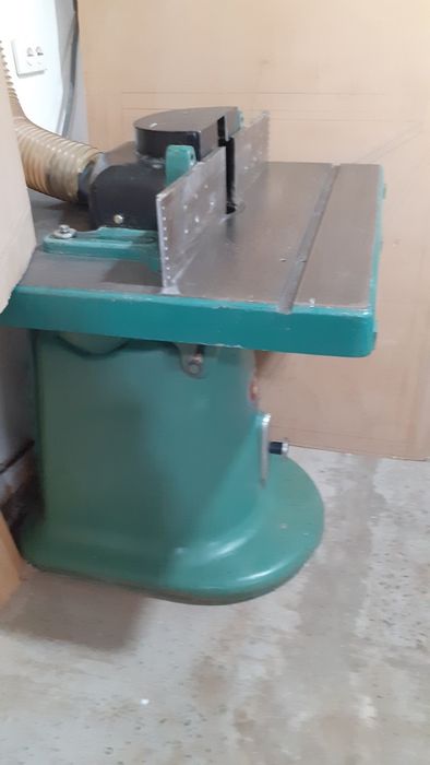 Фрезерний  верстат