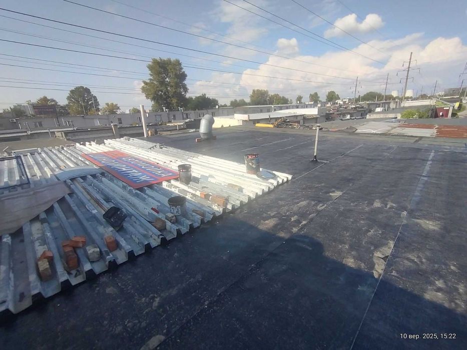 Гараж СТО Техстанція Великий ДВА сусідні Троєщина 11.60х11.40м 132квм