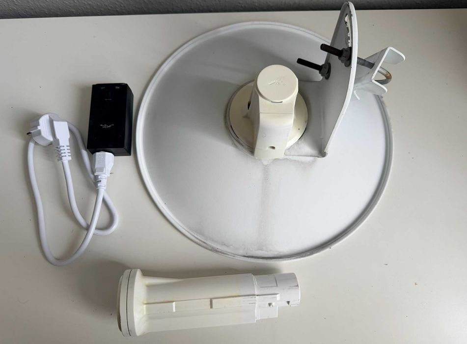 Ubiquiti NanoBeam M5-300 (NBE-M5-300) z zasilaczem PoE
