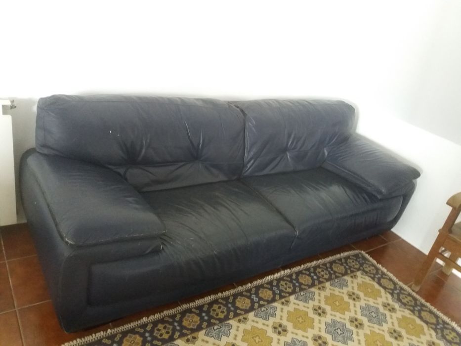 Sofá pele azul escuro