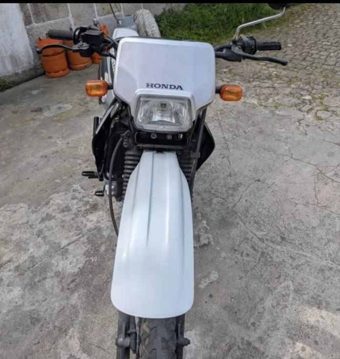 Motorizada Honda DT
