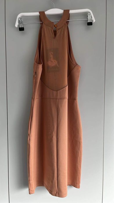 Vestido de Pescoço com Recortes Transparentes