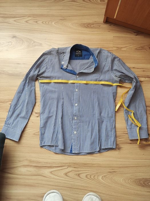 Віддам безкоштовно сорочки для хлопця в хорошому стані