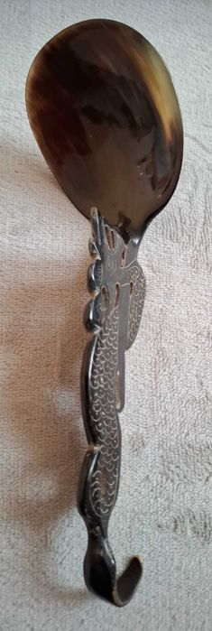 vintage rzeźbiona łyżka