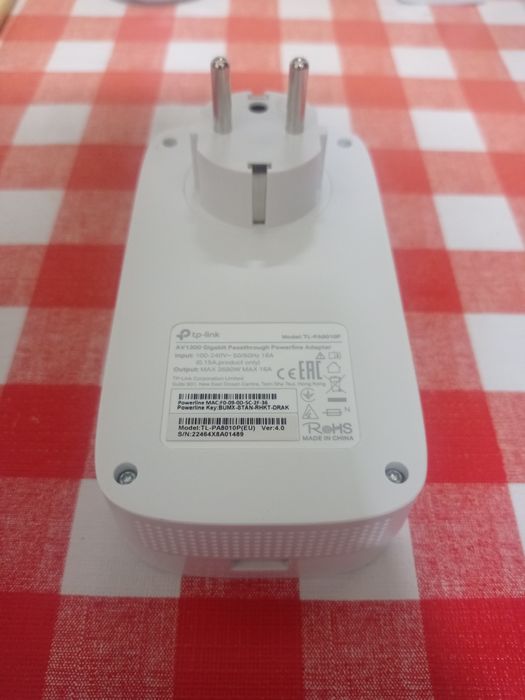 TP-Link TL - PA8010P Kit de início Powerline Passthrough Gigabit AV130