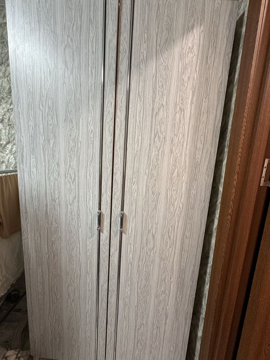 Продам шафу сіра