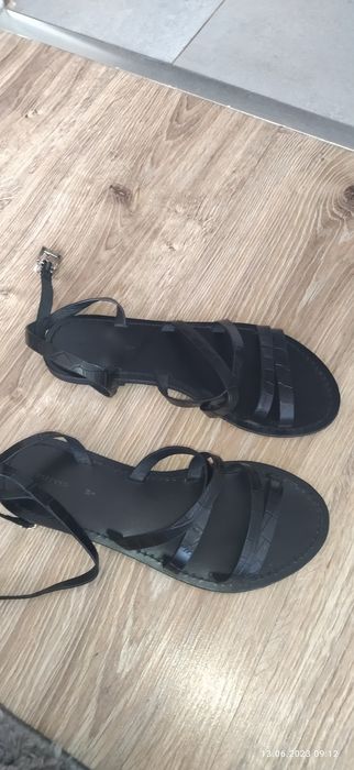 Śliczne czarne skórzane sandałki z Reserved roz 36 wkł 23,5 cm