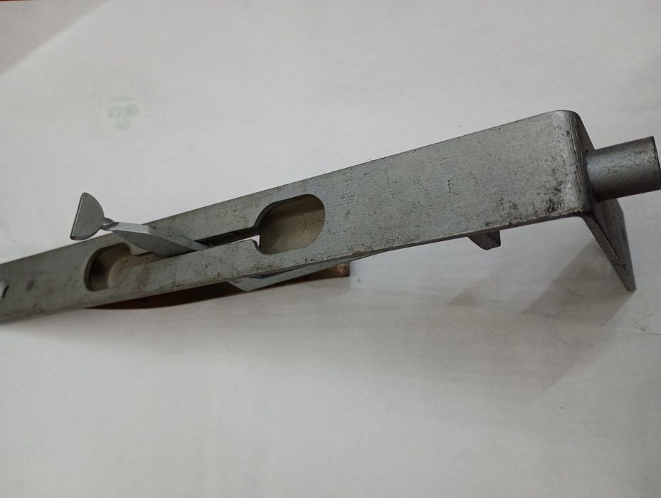 Продам шпингалеты дверные