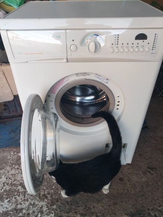 Пралка Electrolux працююча