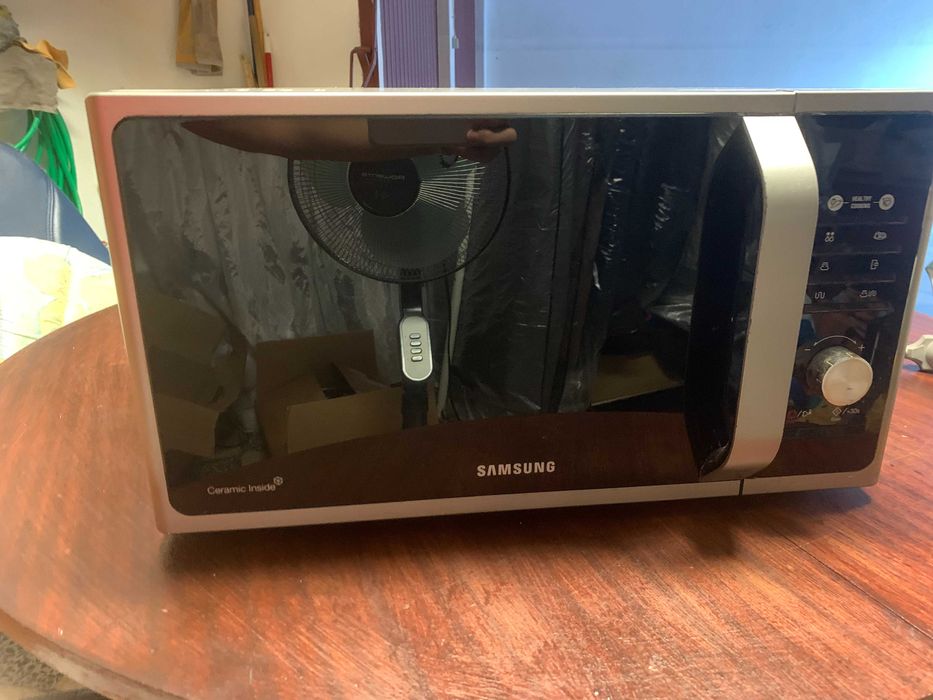 Vendo micro-ondas Samsung MG23F301TAS