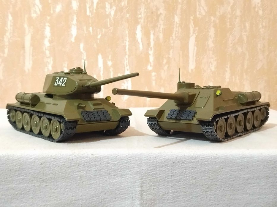 Танк 1:43 Т-34 + СУ-100 Танк 1:43 СССР.