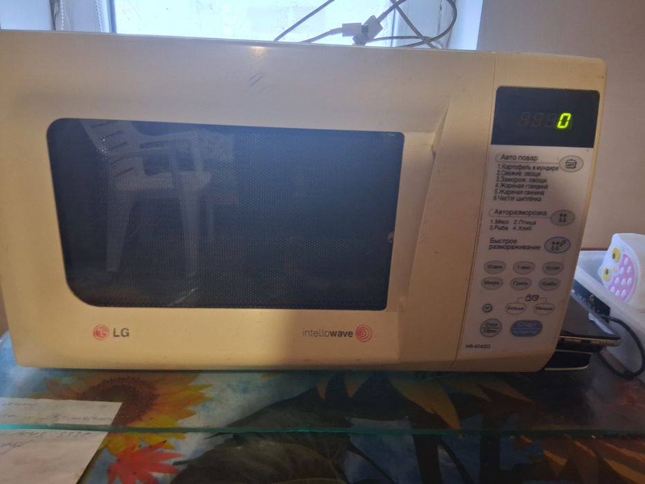 Мікрохвильова піч LG  MB-4042  G/01