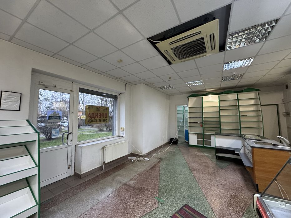 Продаж класного приміщення біля автостанції у Новояворівську