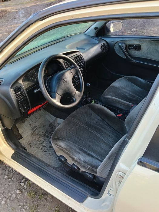 Нісан Прімера р-10