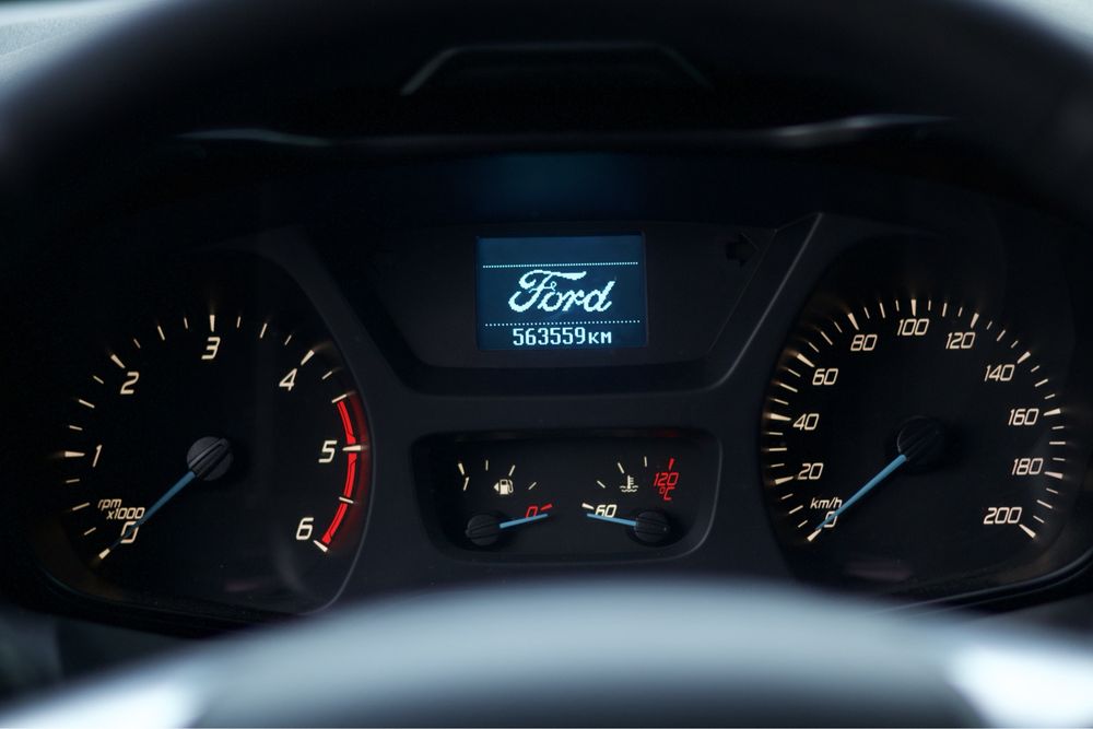 Продам хороший бус Ford Transit