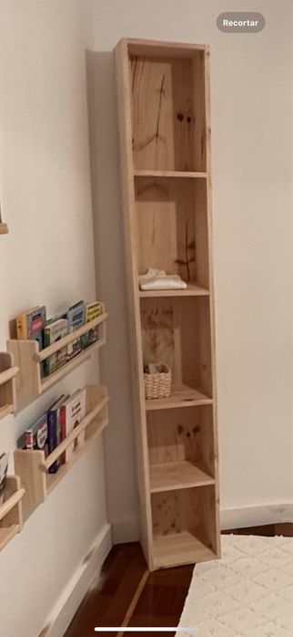 Armário alto coluna em pinho