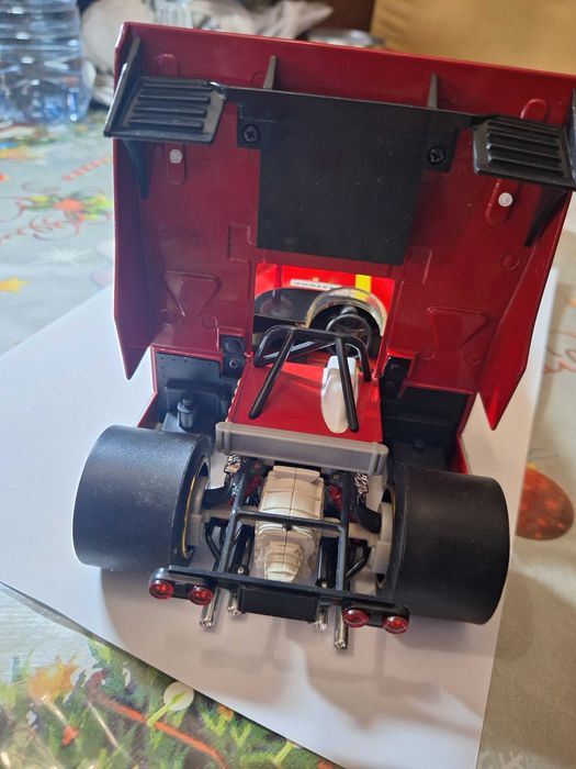 Miniatura escala 1:18 - Ferrari