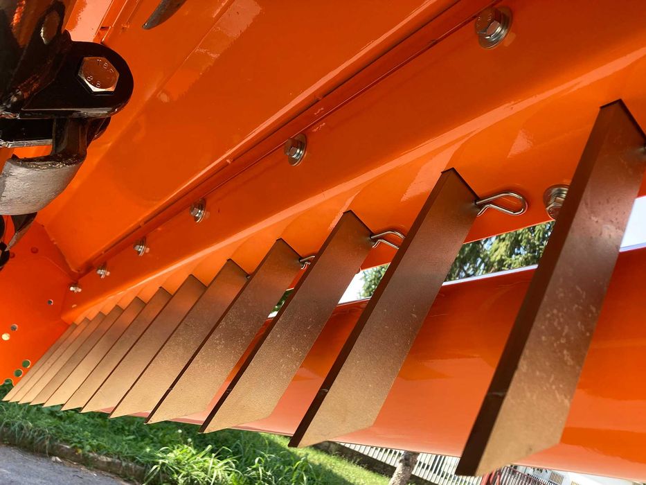 Triturador Pesado 2m TORO-200- p/trator 60-120cv - 5 Correias c/ CARDÃ