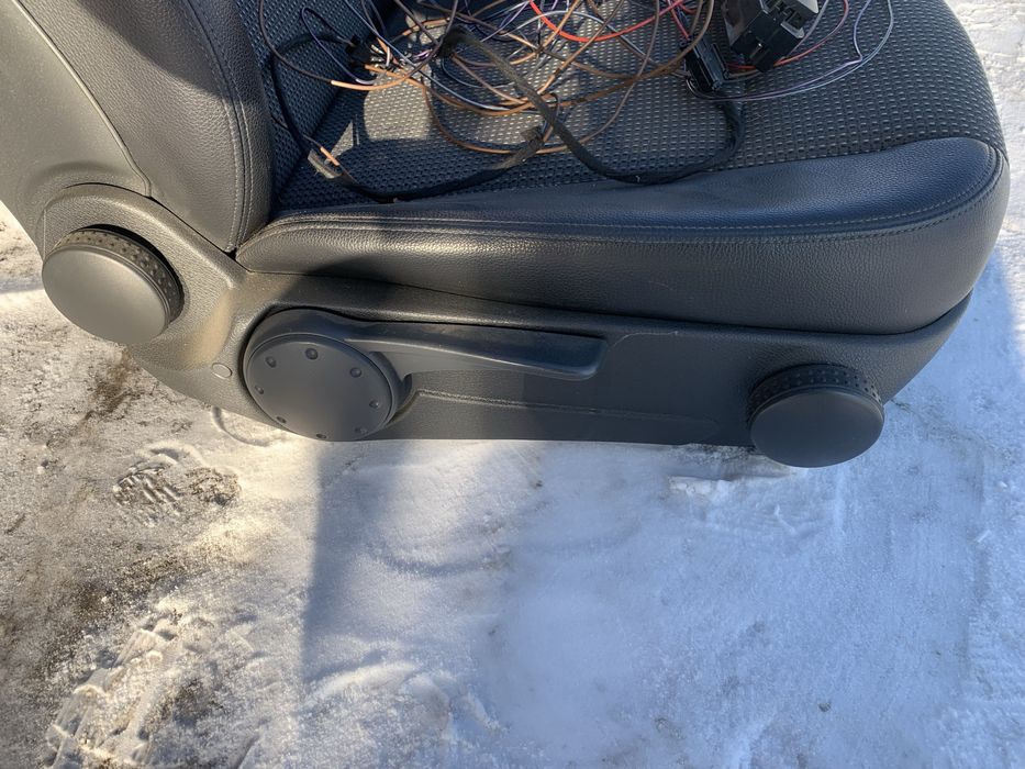 Передні сидіння з підігрівом на Mercedes Vito-Viano