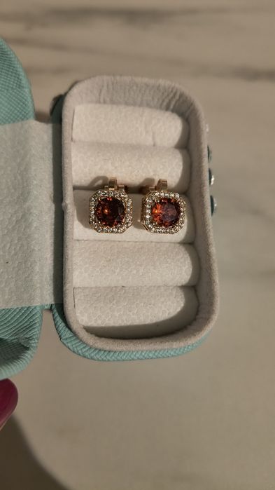 Klipsy złote z kamieniami