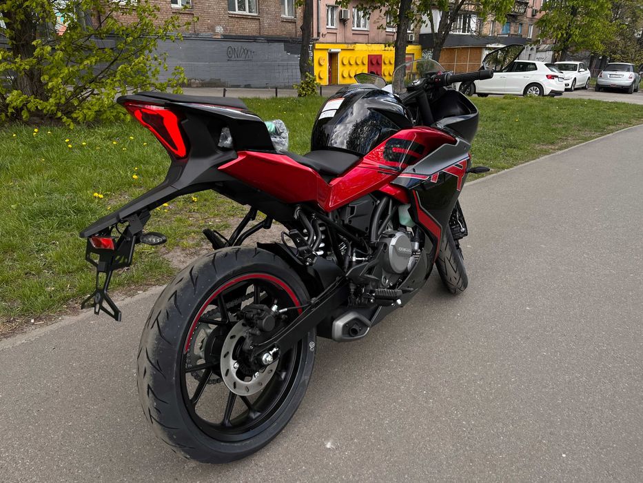Мотоцикл CFMOTO 250SR LITE