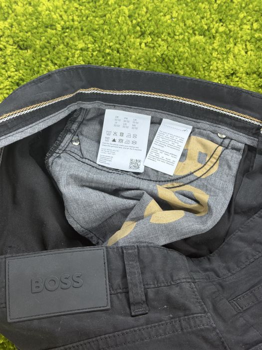 Штани від бренду Boss