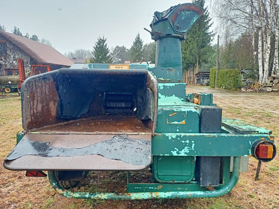 Rębak spalinowy do gałęzi