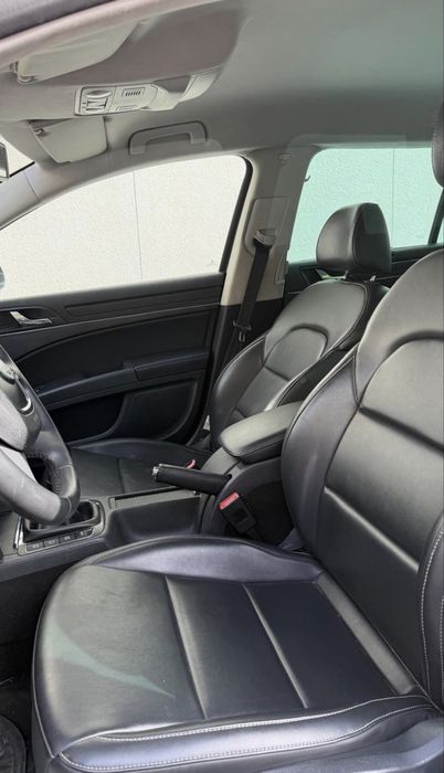Carro Skoda Superb