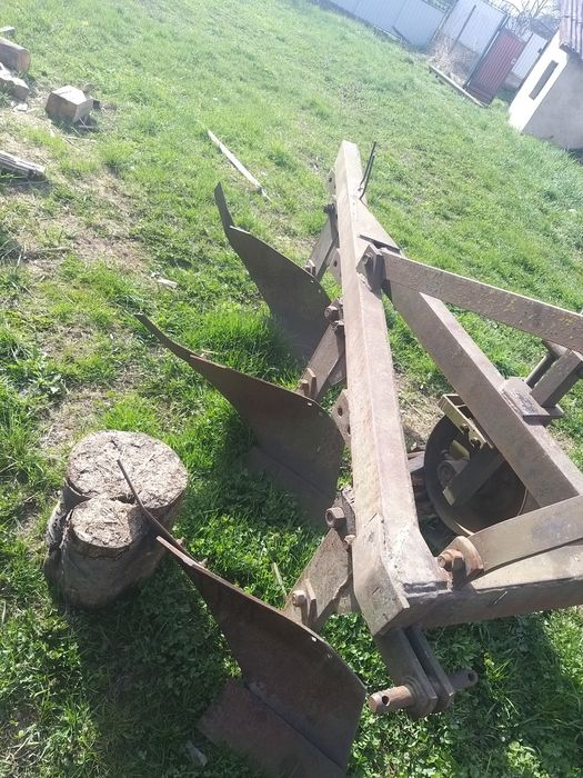 Плуг 3 по 35 в робочуму стані