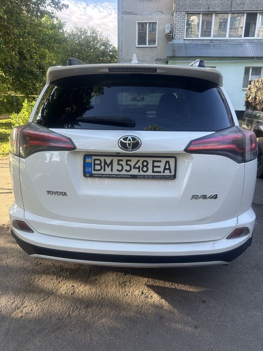 Тойота RAV4 2018