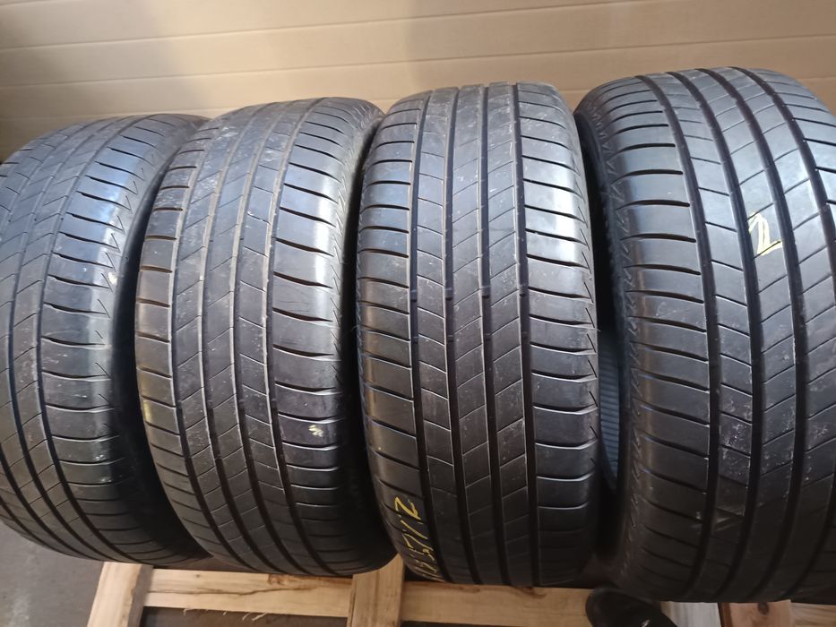 Opony 235/55R17 stan jak nowe Bridgestone