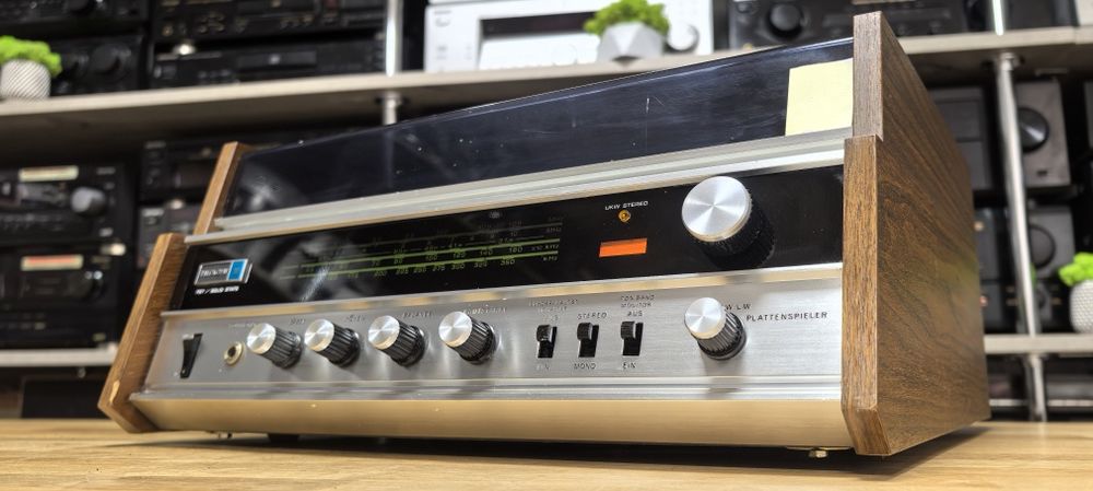 Радіола Hitachi 310