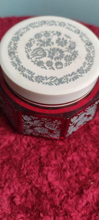 Музыкальная шкатулка ,, Сюрприз ".. Сделано в СССР.