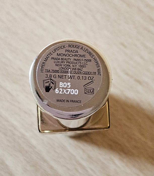 Pomadka do ust Prada Monochrome Hyper Matte