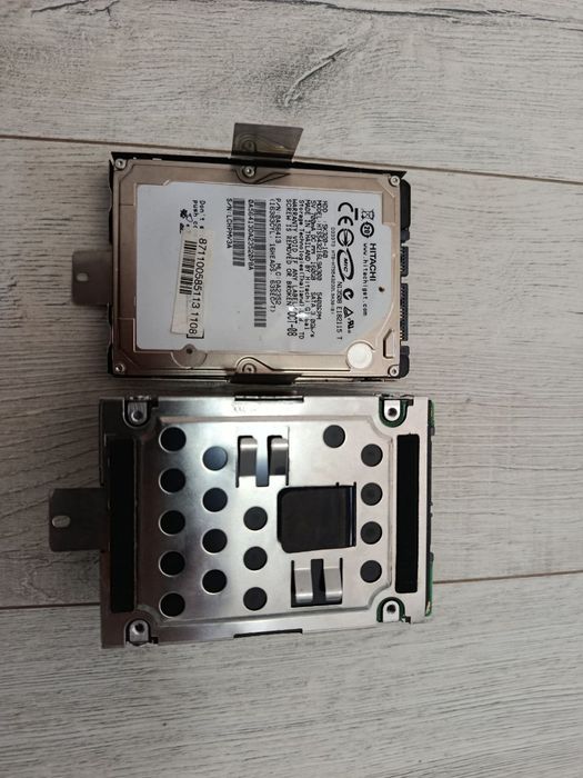 Два жорсткиих диски Hitachi