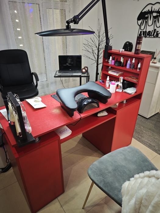 Манікюрний стіл з витяжкою,крісло,лампа,підлокітник  Франківськ