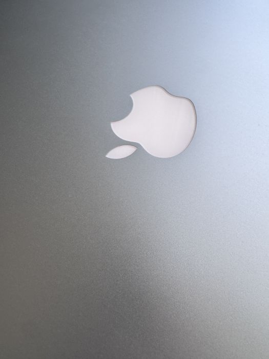 Macbook Pro Retina Mid 2015 (bateria nova + magic mouse)