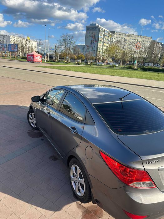 Hyundai Accent 2012 1.6 бензин