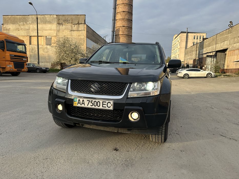 В продажу гарний автомобіль. Сузукі гранд вітара 2.0 бензин Без газу