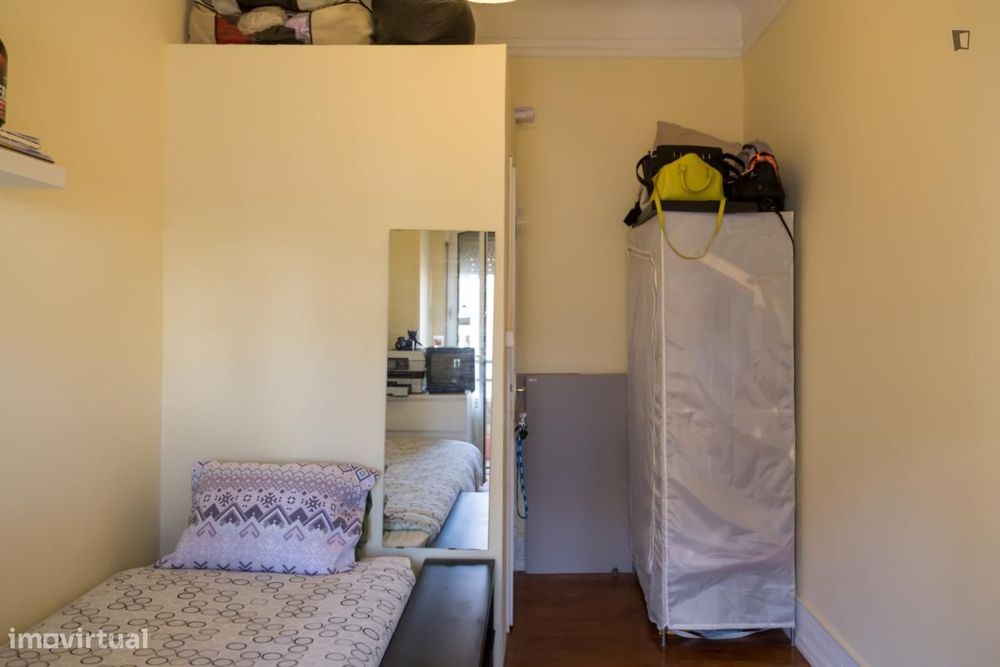 Quarto - localizado em Entrecampos Lisbon