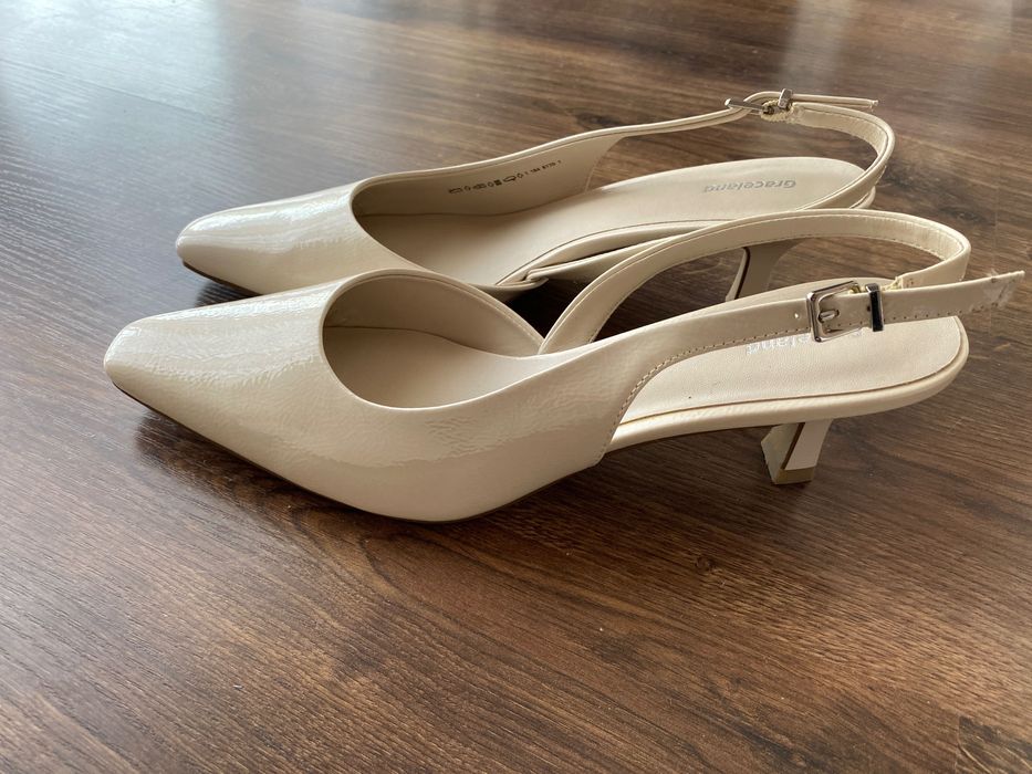Buty na małym obcasiku eleganckie 41