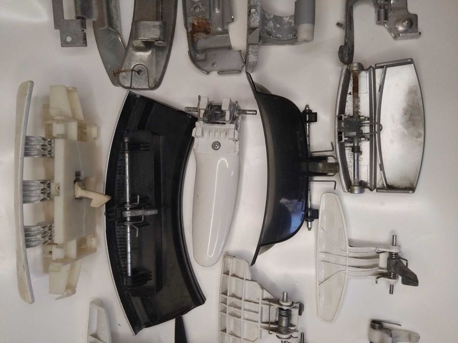 Гачок - замок, завіс пральної машини