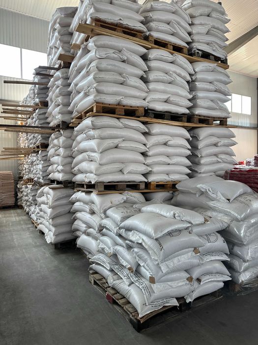 Горох жовтий у мішках