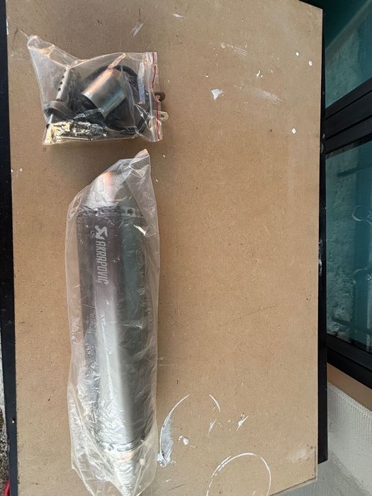 Vendo escape Akrapovic